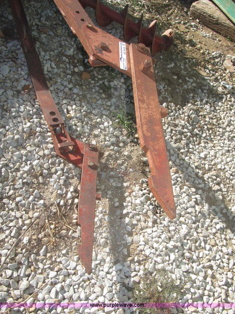 image for item AE9439 International Fast Hitch post hole auger