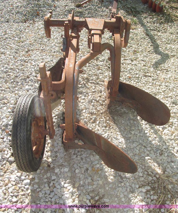 International fast hitch two bottom moldboard plow in Red Oak, IA