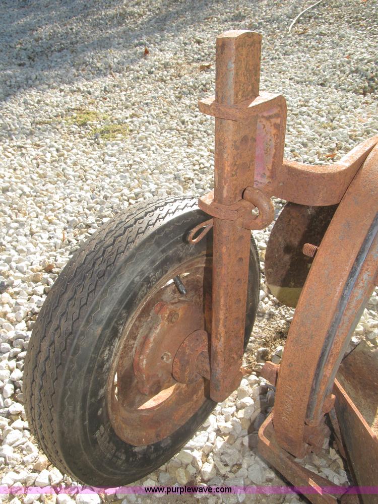 image for item AE9440 International fast hitch two bottom moldboard plow