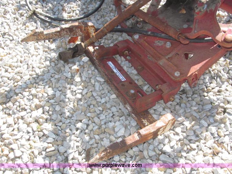 image for item AE9441 International Fast Hitch 7' sickle bar mower