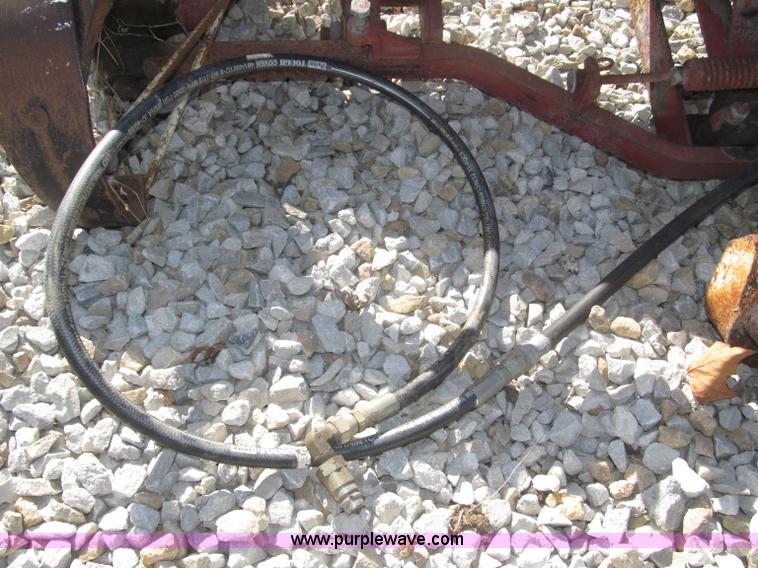 image for item AE9441 International Fast Hitch 7' sickle bar mower