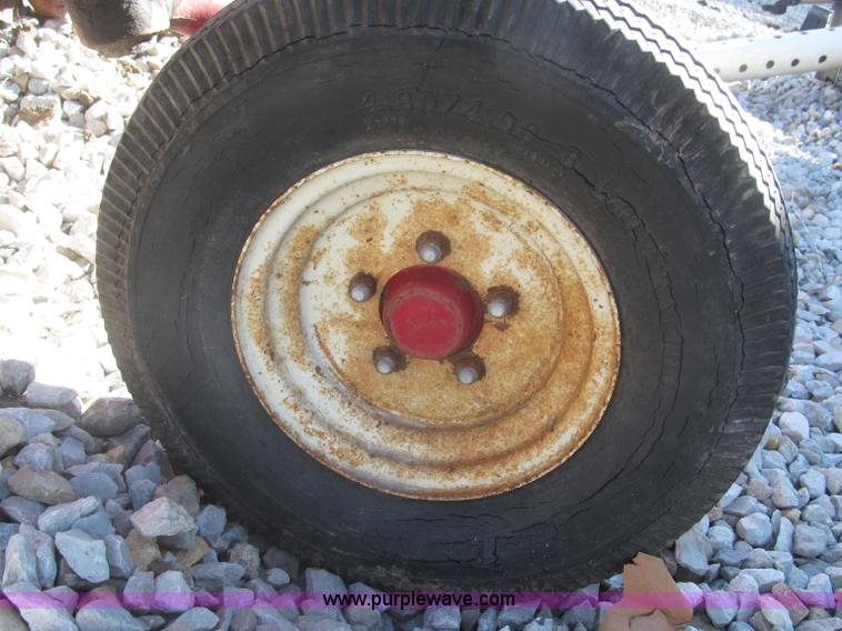 image for item AE9441 International Fast Hitch 7' sickle bar mower