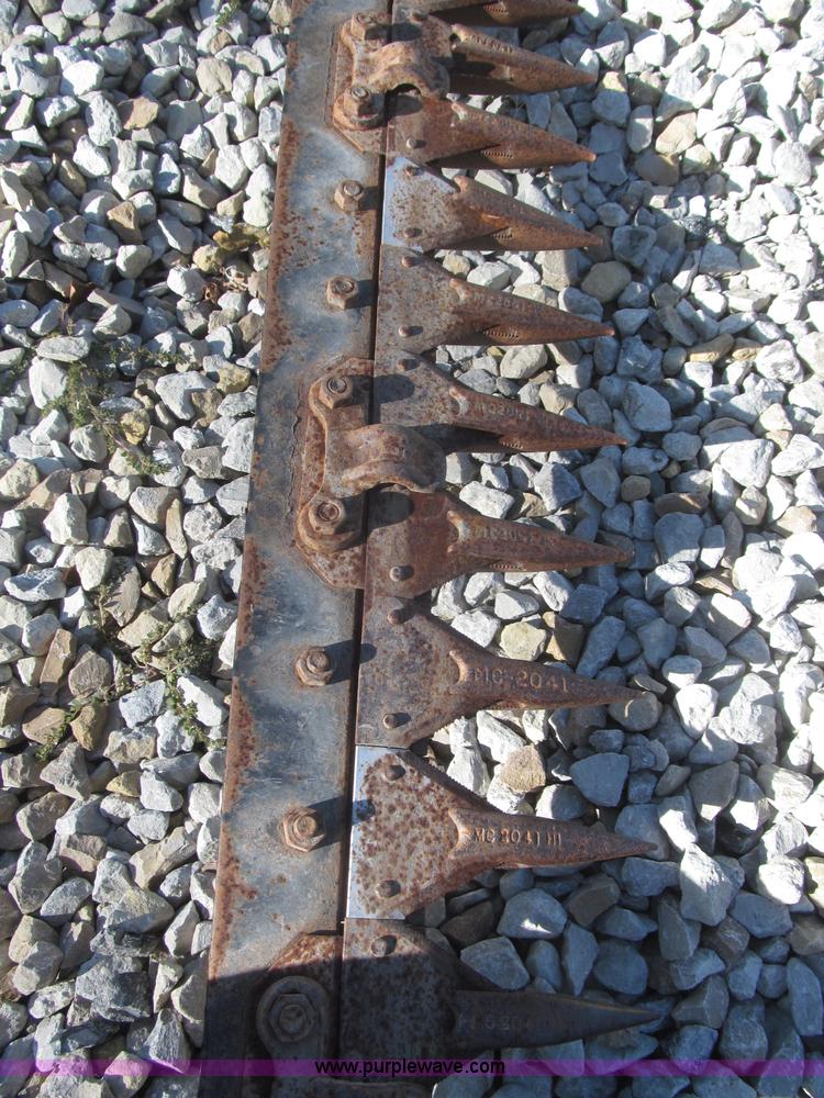 image for item AE9441 International Fast Hitch 7' sickle bar mower