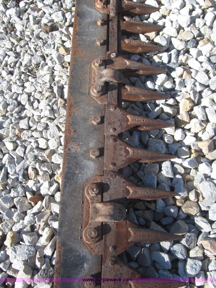 image for item AE9441 International Fast Hitch 7' sickle bar mower