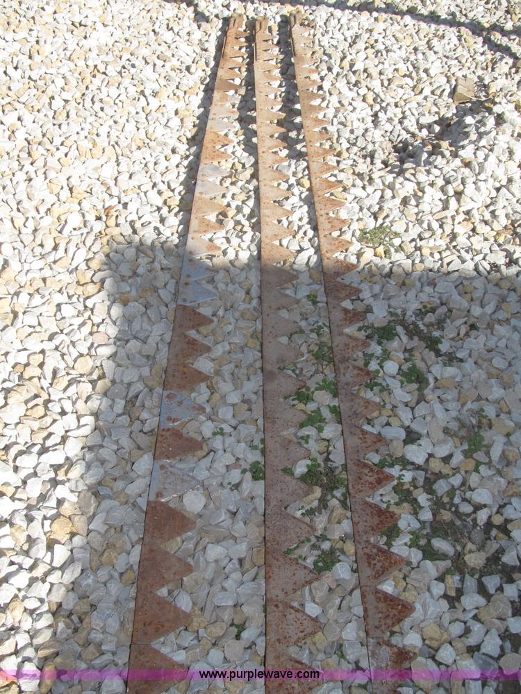 image for item AE9441 International Fast Hitch 7' sickle bar mower