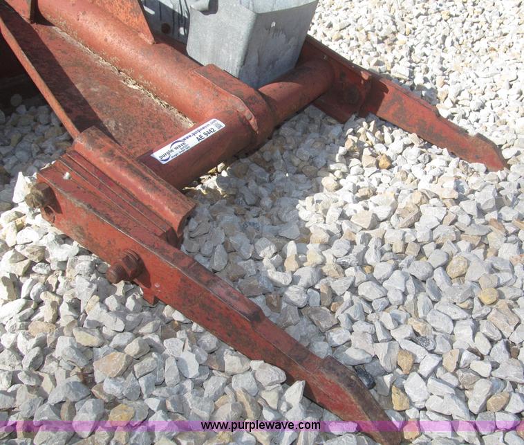 image for item AE9442 International Fast Hitch 7' reversible off-set blade