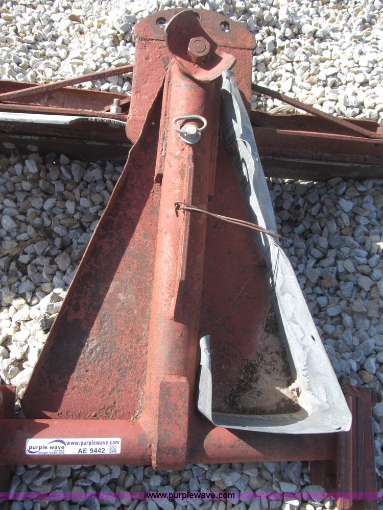 image for item AE9442 International Fast Hitch 7' reversible off-set blade