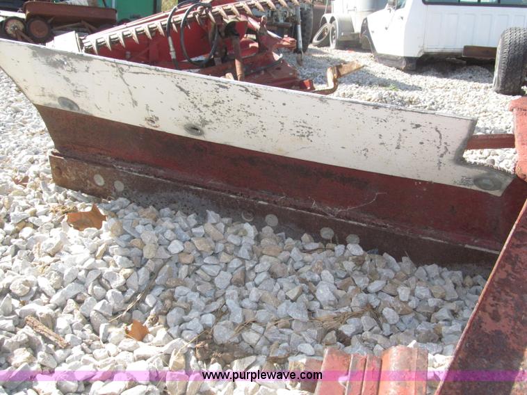 image for item AE9442 International Fast Hitch 7' reversible off-set blade