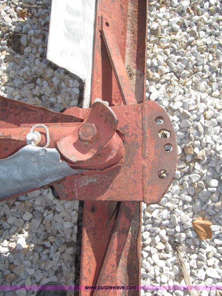 image for item AE9442 International Fast Hitch 7' reversible off-set blade