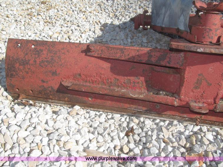 image for item AE9442 International Fast Hitch 7' reversible off-set blade