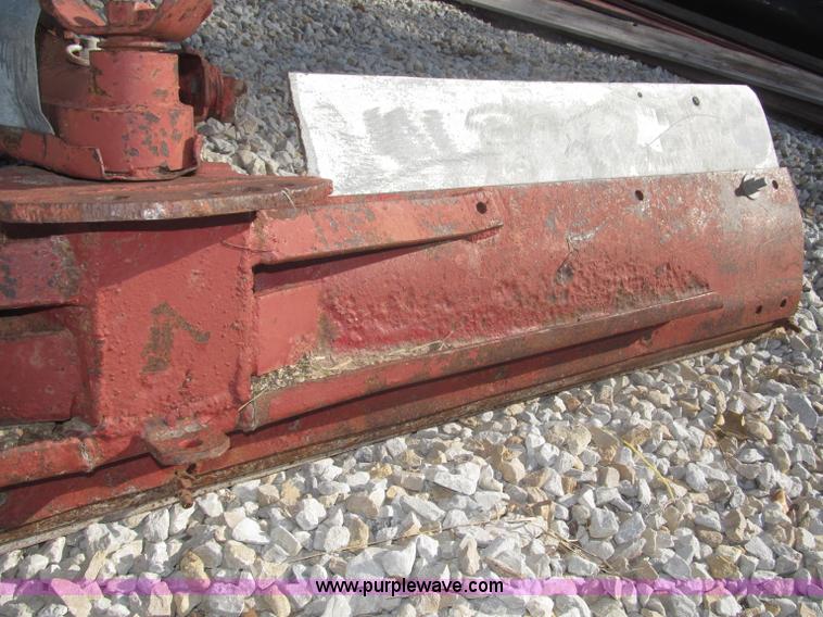 image for item AE9442 International Fast Hitch 7' reversible off-set blade