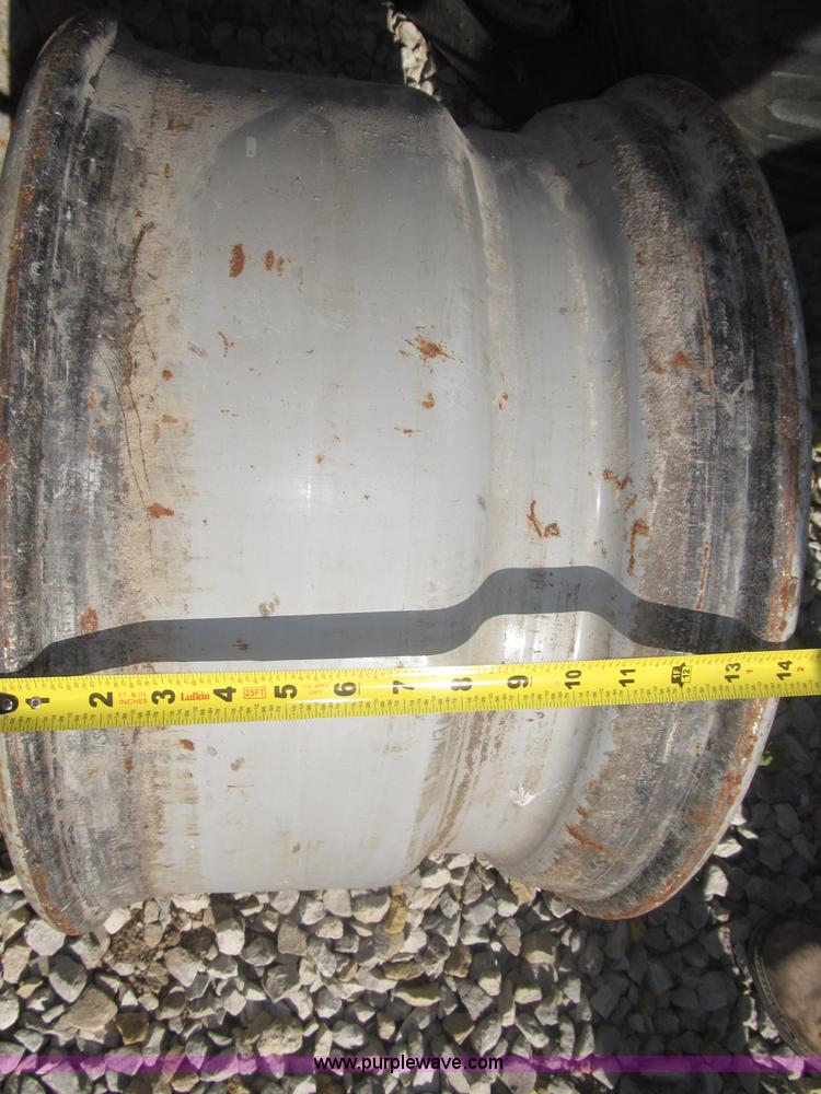 image for item AE9498 Assorted tires and wheels