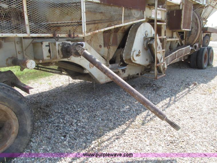 image for item D7479 Cedarapids 444 Super Commander portable crushing plant