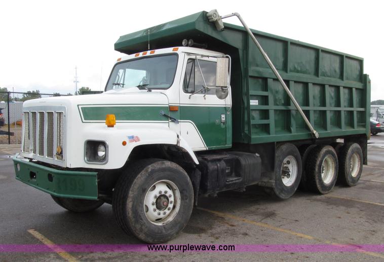 image for item E4574 1999 International 2674 triple axle dump truck