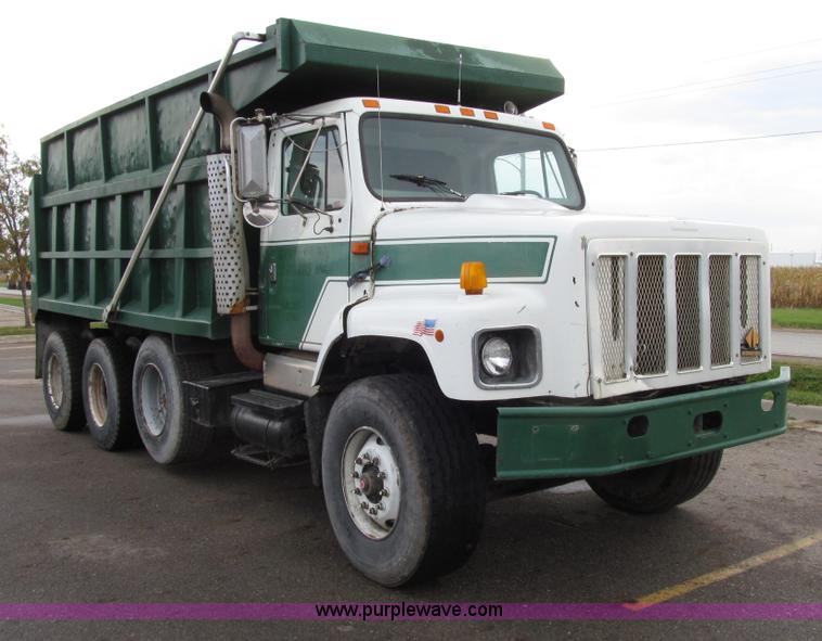 image for item E4574 1999 International 2674 triple axle dump truck