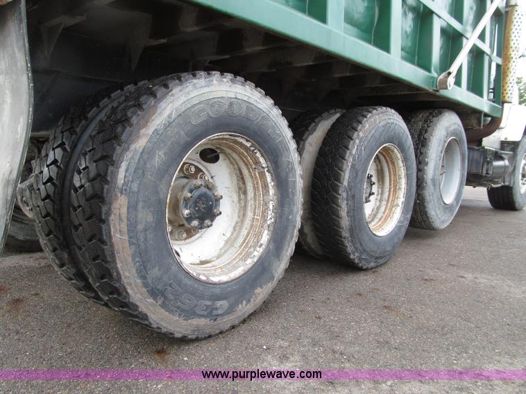image for item E4574 1999 International 2674 triple axle dump truck