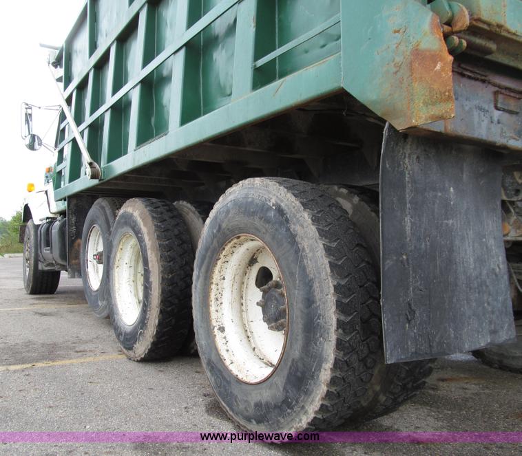 image for item E4574 1999 International 2674 triple axle dump truck