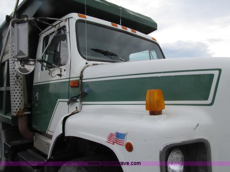 image for item E4574 1999 International 2674 triple axle dump truck