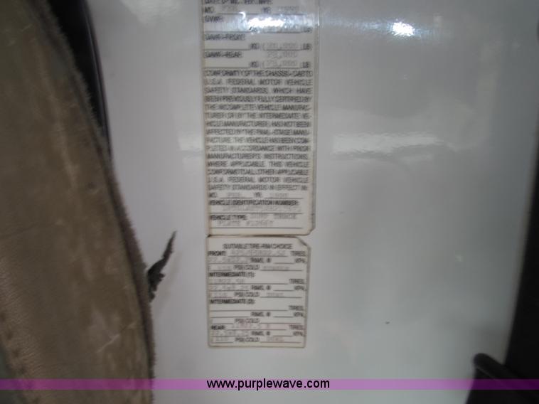 image for item E4574 1999 International 2674 triple axle dump truck