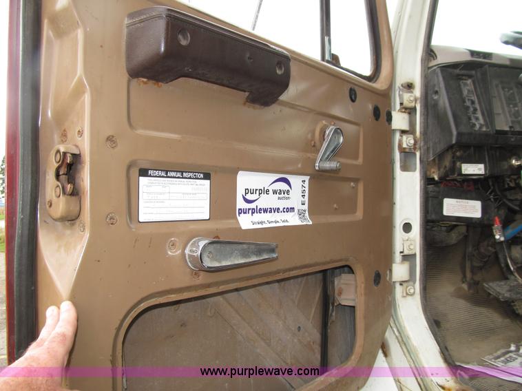 image for item E4574 1999 International 2674 triple axle dump truck