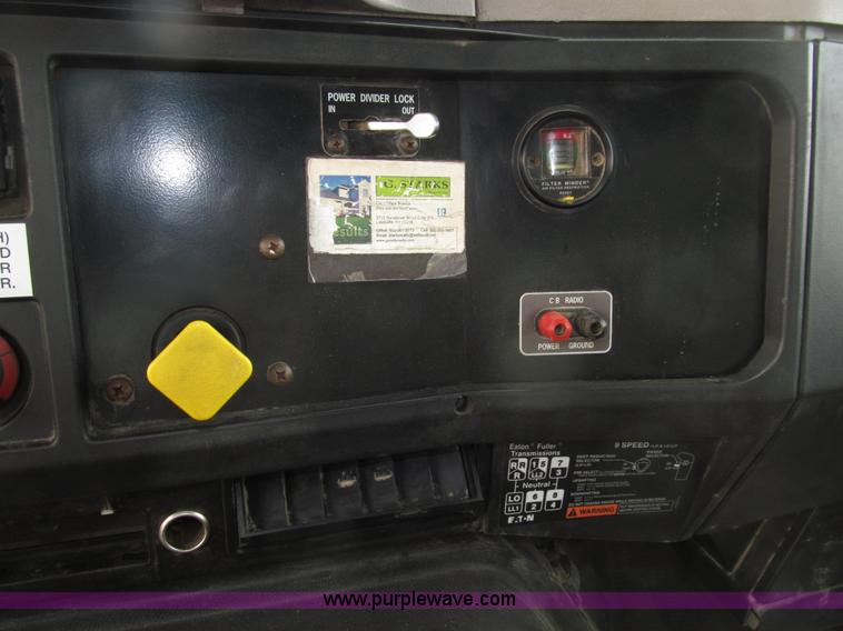 image for item E4574 1999 International 2674 triple axle dump truck