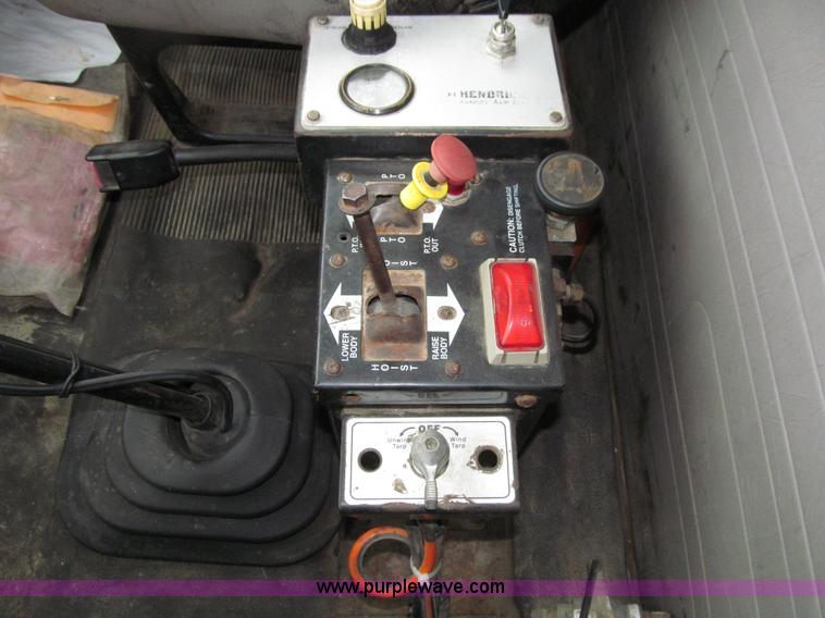 image for item E4574 1999 International 2674 triple axle dump truck