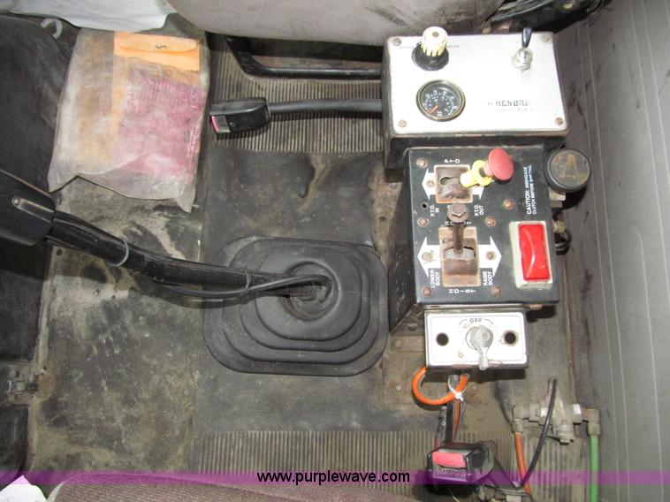 image for item E4574 1999 International 2674 triple axle dump truck