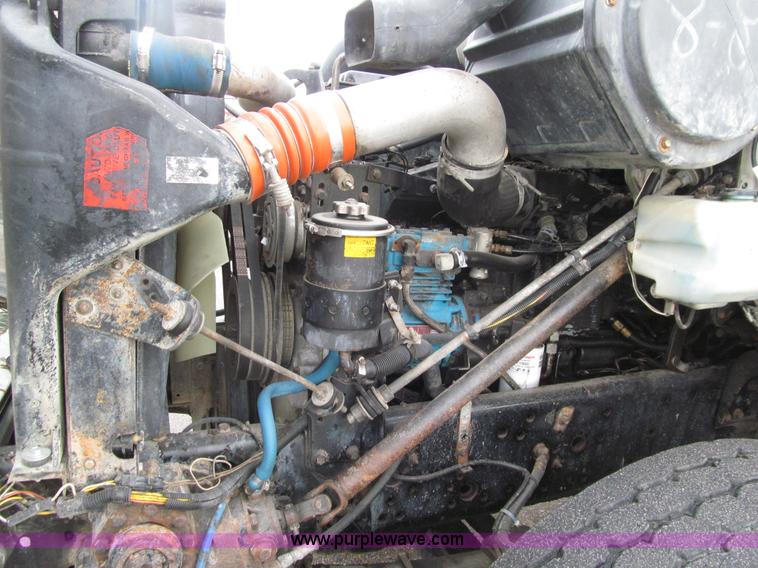 image for item E4574 1999 International 2674 triple axle dump truck