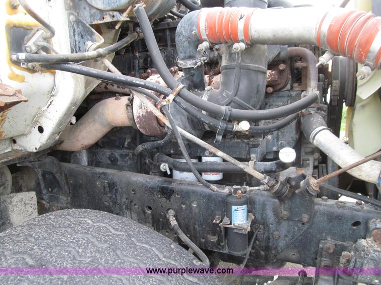 image for item E4574 1999 International 2674 triple axle dump truck