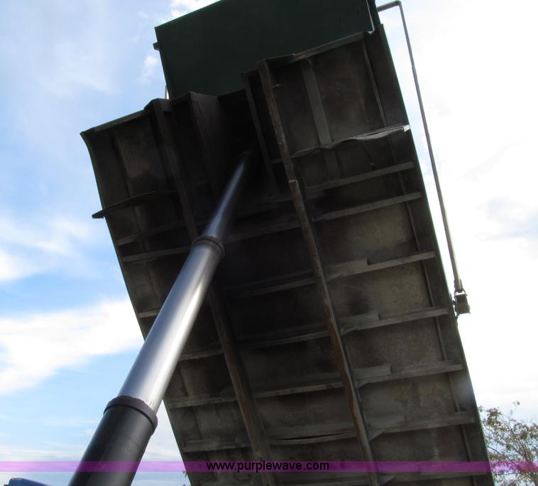 image for item E4574 1999 International 2674 triple axle dump truck