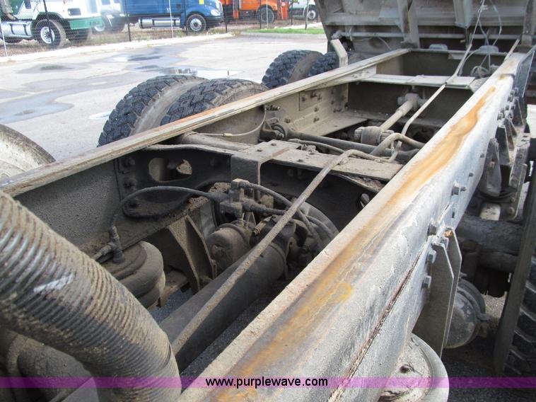 image for item E4574 1999 International 2674 triple axle dump truck