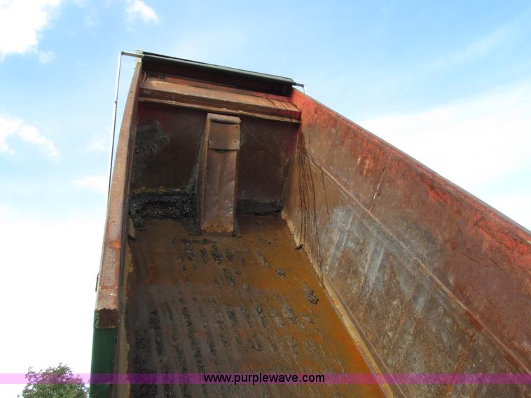 image for item E4574 1999 International 2674 triple axle dump truck