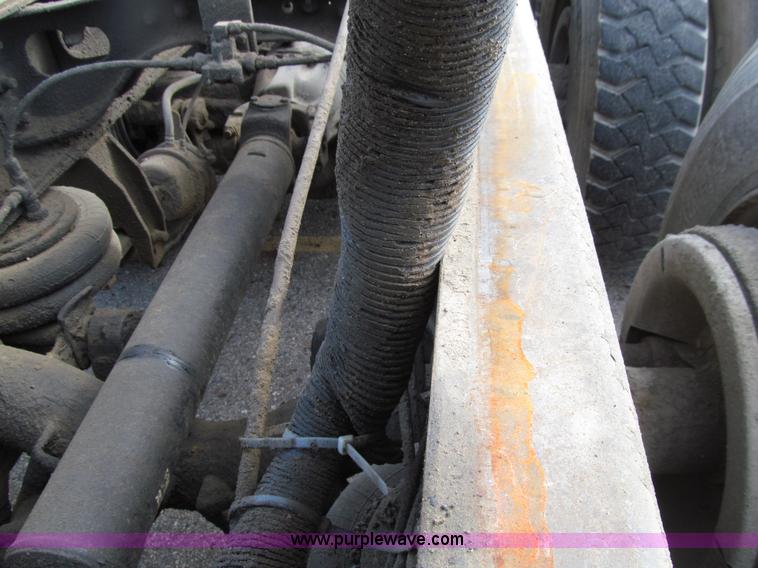 image for item E4574 1999 International 2674 triple axle dump truck