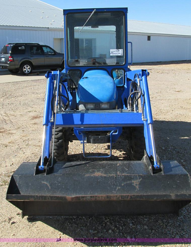 image for item E5198 2003 New Holland TC29 tractor