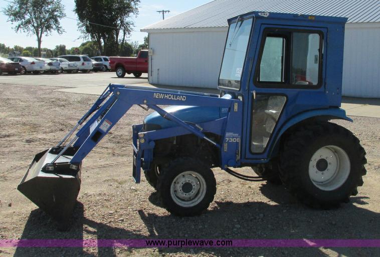 image for item E5198 2003 New Holland TC29 tractor