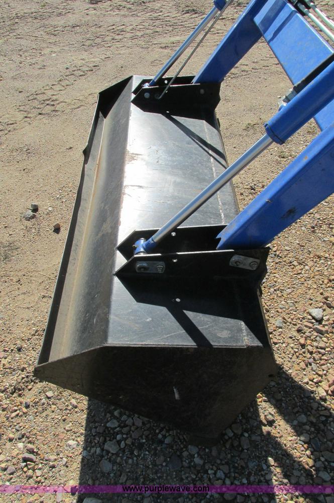 image for item E5198 2003 New Holland TC29 tractor