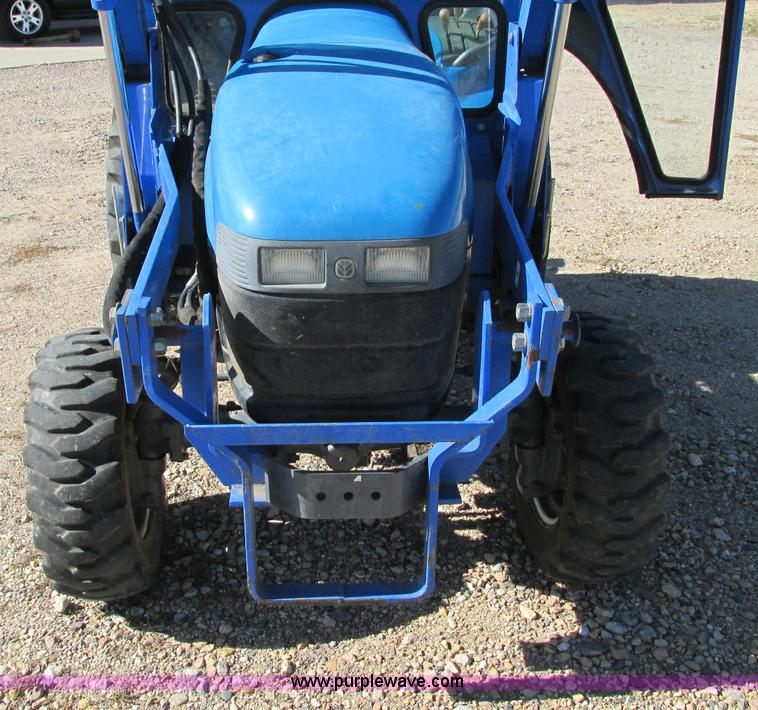 image for item E5198 2003 New Holland TC29 tractor