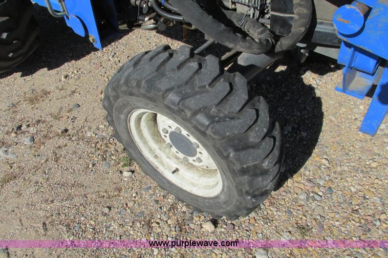 image for item E5198 2003 New Holland TC29 tractor