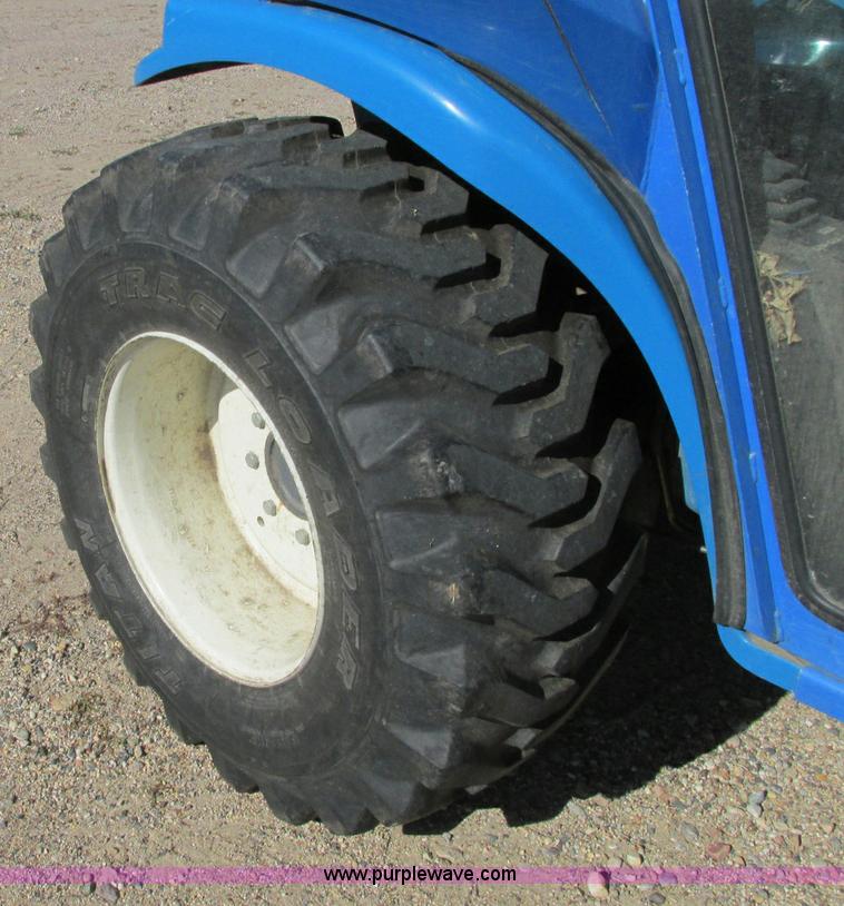 image for item E5198 2003 New Holland TC29 tractor