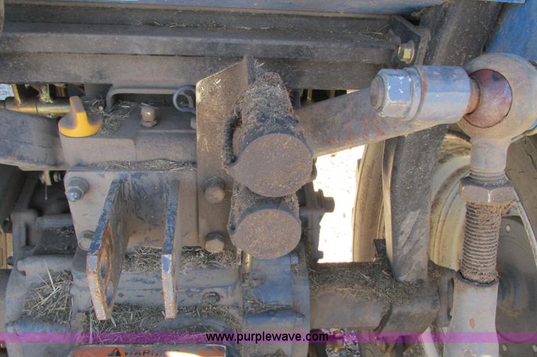 image for item E5198 2003 New Holland TC29 tractor