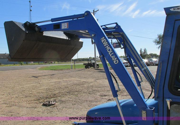 image for item E5198 2003 New Holland TC29 tractor