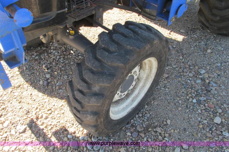 image for item E5198 2003 New Holland TC29 tractor