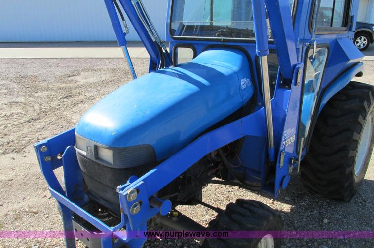 image for item E5198 2003 New Holland TC29 tractor