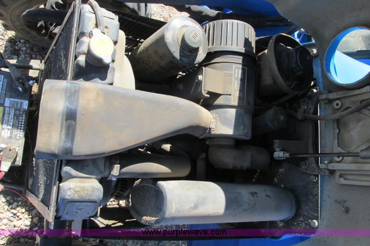 image for item E5198 2003 New Holland TC29 tractor