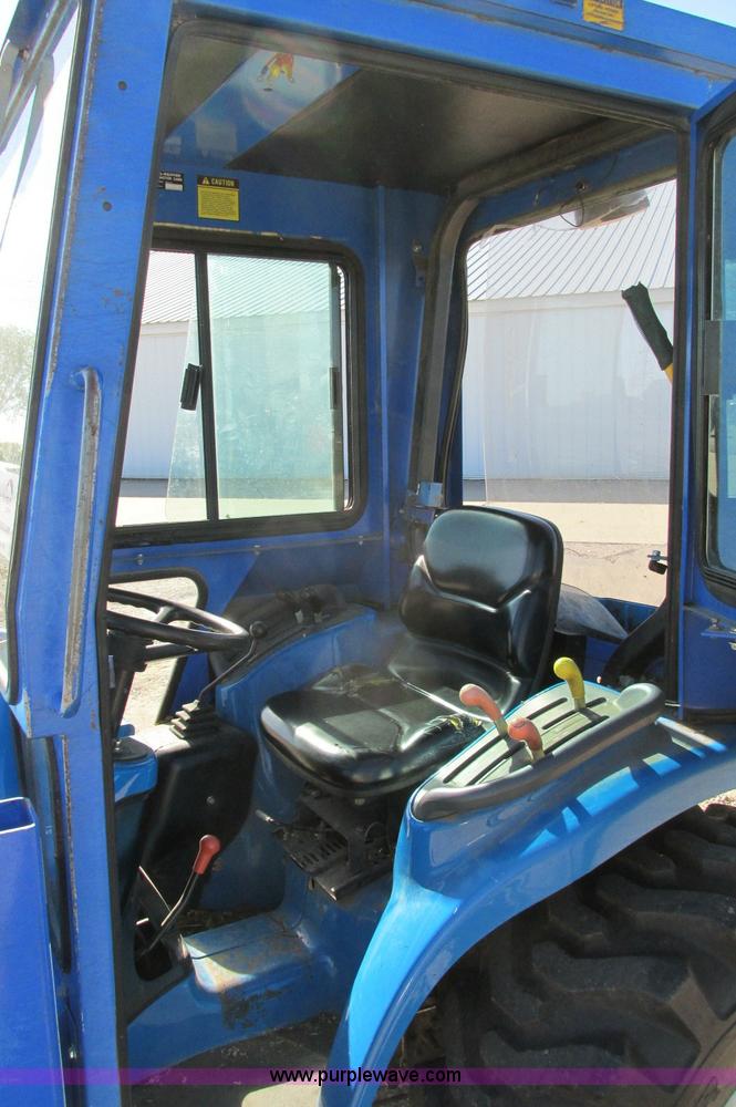 image for item E5198 2003 New Holland TC29 tractor