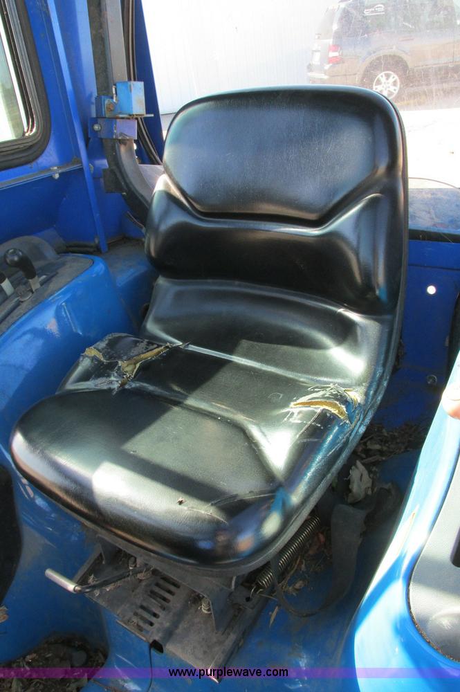 image for item E5198 2003 New Holland TC29 tractor