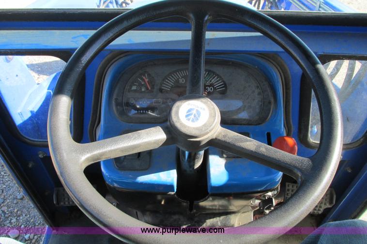 image for item E5198 2003 New Holland TC29 tractor