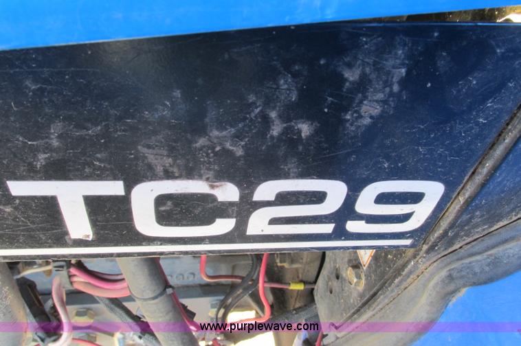 image for item E5198 2003 New Holland TC29 tractor