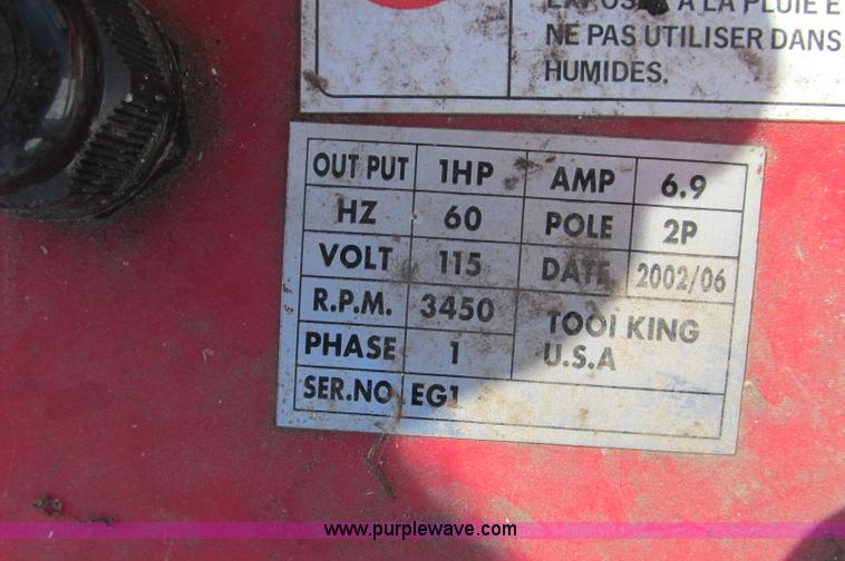 image for item E5199 Inflatable jump house