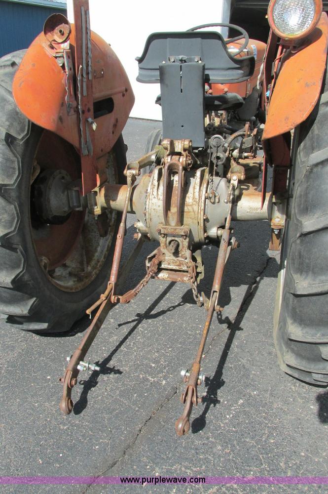image for item E5201 1958 Massey-Ferguson 65 tractor